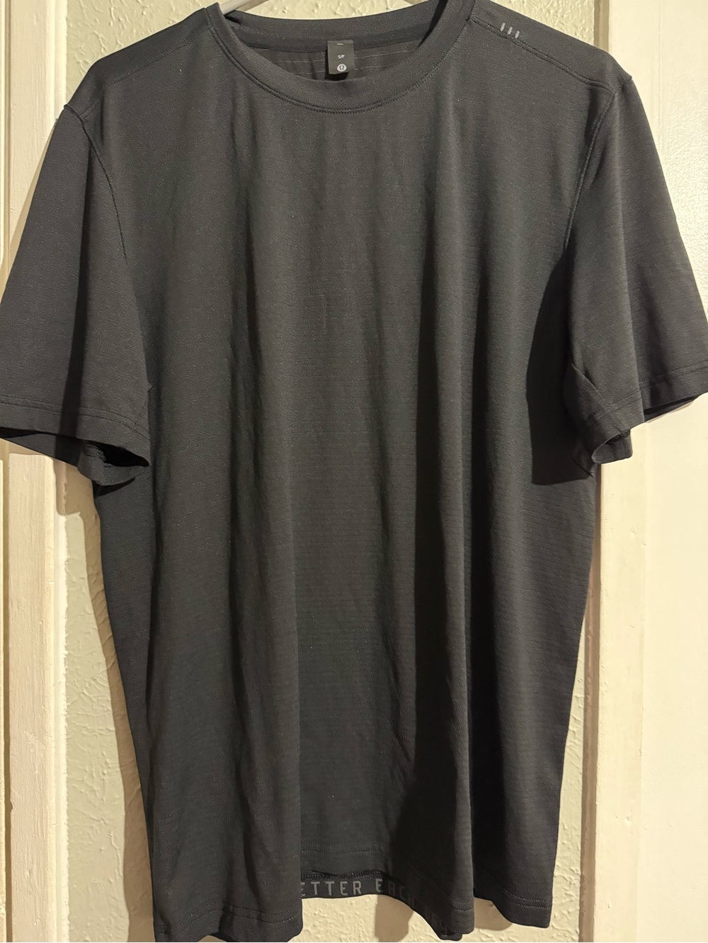 lululemon athletica Men's Black Short Sleeve Crew Tee